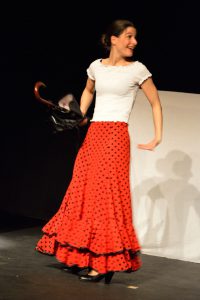 Ana Isoux dans le duo du muletier et la jeune personne qui inspirera le nom de la compagnie de la mule lyrique